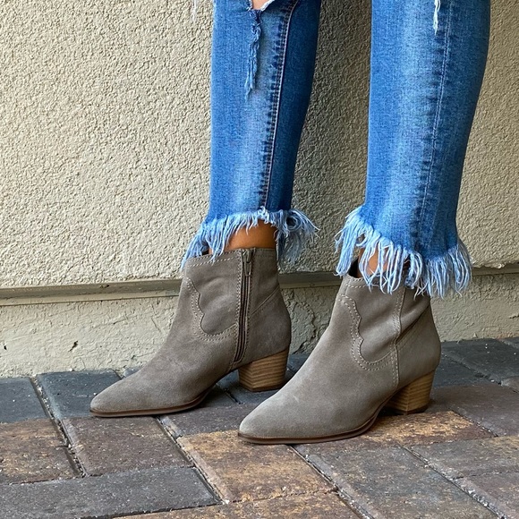 Distressed Genuine Leather Kitten Heel Ankle Boots - Picture 8 of 13